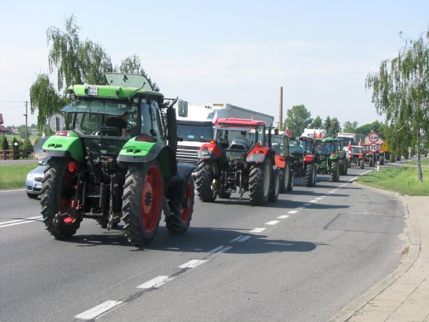 Od godziny 10.00 trwa protest rolników na drodze krajowej nr...