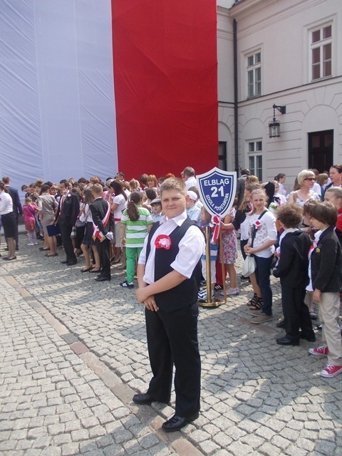 Dzień Flagi 2012. Uczniowie z Rudy Śląskiej spotkali się w Warszawie z prezydentem Komorowskim