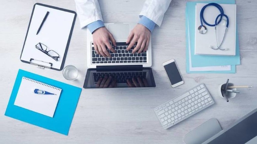 Od 8 stycznia pracownicy medyczni są zobowiązani wystawiać e-recepty. Czym jest, jak działa i co wnosi recepta elektroniczna?