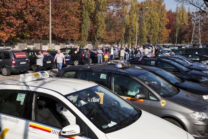 Protest taksówkarzy w Warszawie. Trasa przez centrum...