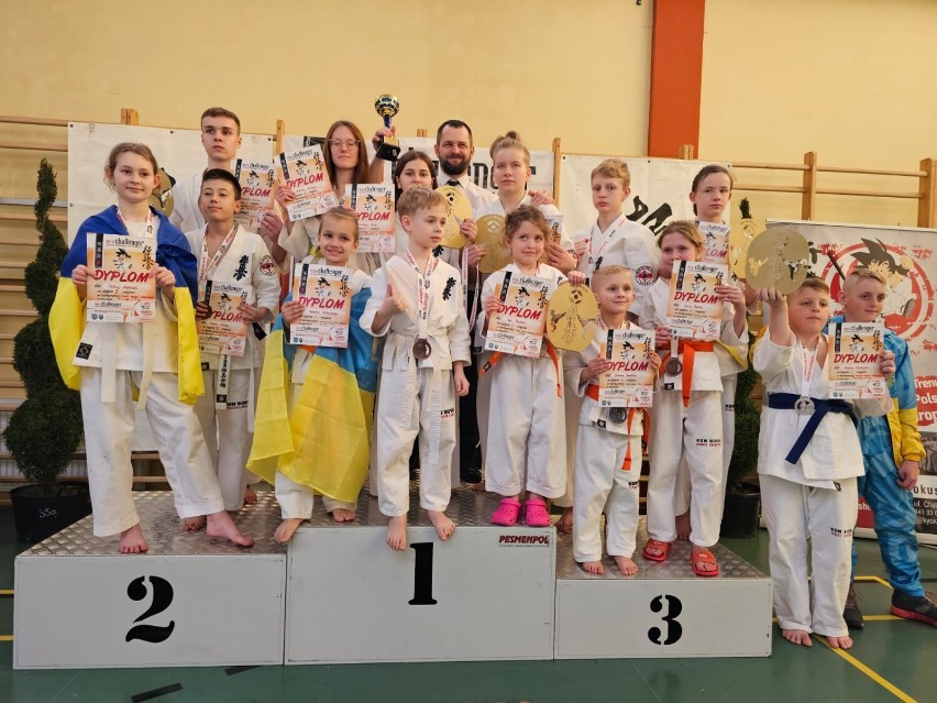 Pracowite weekendy karateków z KSW BUSHI Radomsko. 3 turnieje, 21 medali 