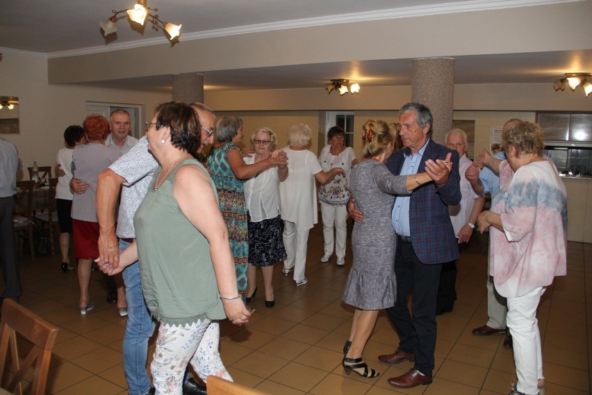 Brzezińscy emeryci spotkali się na zabawie tanecznej. Impreza trwała 5 godzin!