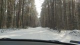 Zima wróciła w okolice Wolbromia i Olkusza. Lepiej omijać drogę łączącą te miasta. Śnieg na jezdni, olbrzymie korki i utrudnienia