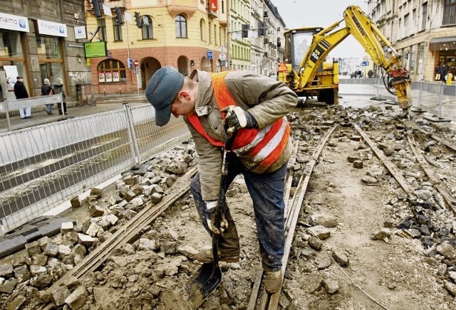 Prace nad wymianą torowiska zaczęły się w sobotę