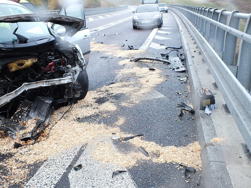 Wypadek na obwodnicy Kraśnika. Dwie osoby został ranne.