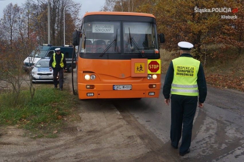 Kłobuck: Drogówka skontrolowała „gimbusy” [FOTO]