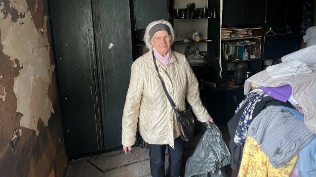 Pani Maria straciła w pożarze mieszkanie. 84-latka nie traci nadziei, bo otacza ją wiele wspaniałych ludzi. Można dołożyć swoją cegiełkę i pomóc