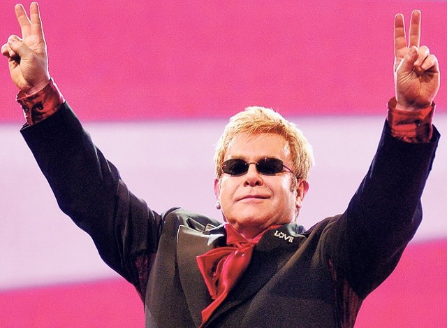 Elton John w sobotni wieczór zaśpiewa w Atlas Arenie
