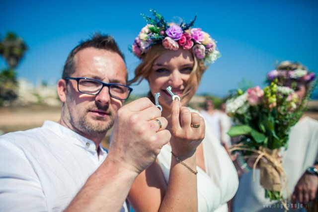 Kasia i Marcin z Radomska wzięli ślub na cypryjskiej plaży