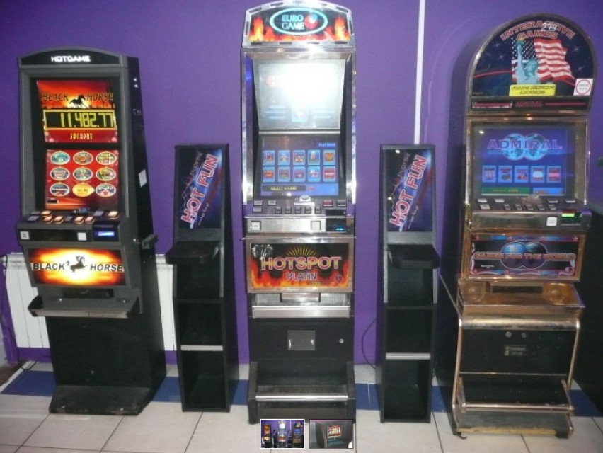 Celnicy z Piotrkowa Tryb. zabezpieczyli 19 nielegalnych automatów do hazardu w Tomaszowie, Radomsku i Bełchatowie