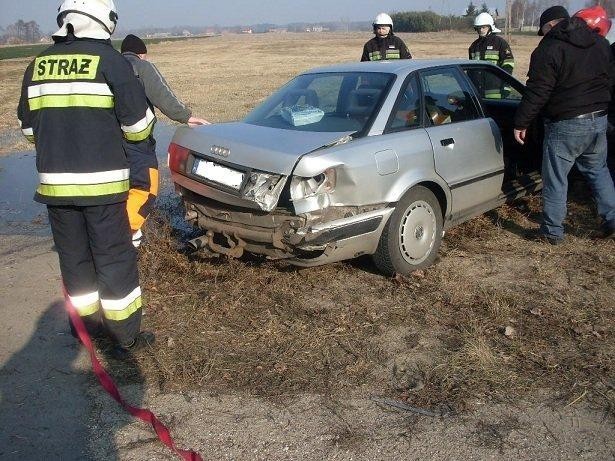 Wypadek w Modlibogowicach. Na skrzyżowaniu zderzyły się dwa samochody