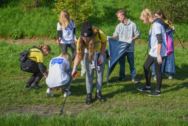 Sprzątanie nad Wartą w Poznaniu