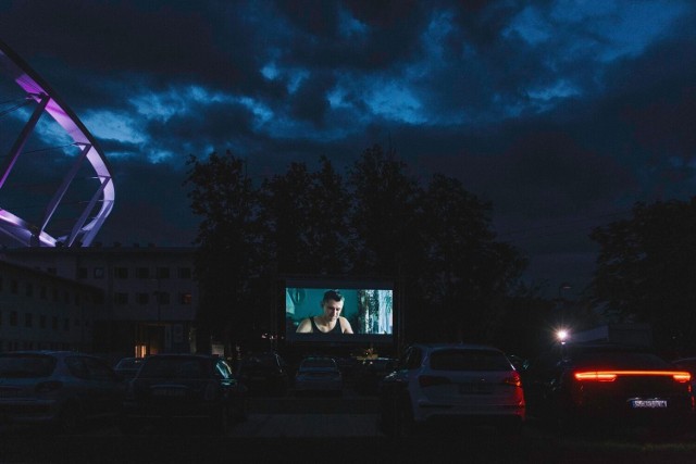 Kino Samochodowe przy Stadionie Śląskim dostępne będzie w trzy wakacyjne soboty od 9 lipca do 20 sierpnia. Na początek widzowie zobaczą film „Obraz pożądania” w reżyserii Giuseppe Capotondiego.
