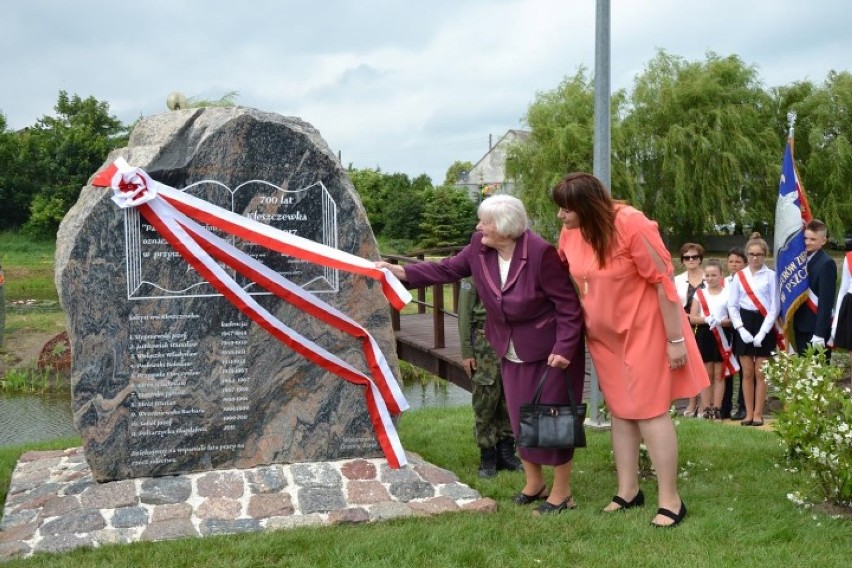 Odsłonili pomnik na 700-lecie Kleszczewka i świętowali urodziny [ZDJĘCIA]