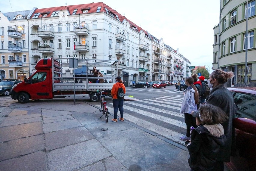 "Chopinizacja miasta", czyli koncerty na przyczepie samochodu. Świetna akcja w Szczecinie! Zobacz zdjęcia