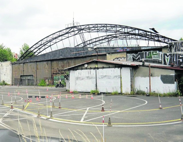 Hangar w Czyżynach od lat jest sukcesywnie remontowany