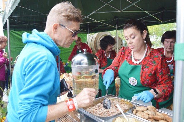 Piknik stowarzyszeń i festiwal miodu w Bełchatowie