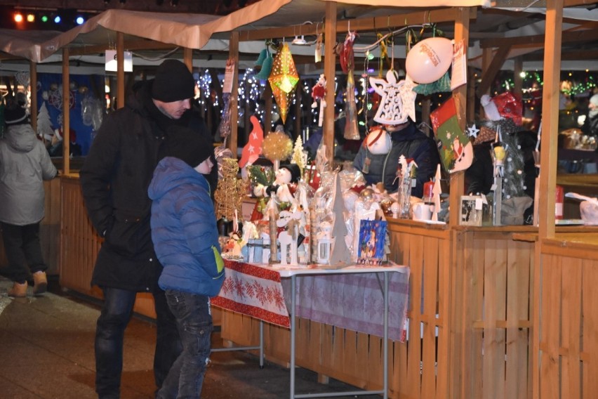 Świąteczny klimat na Jarmarku Bożonarodzeniowym w Wągrowcu 