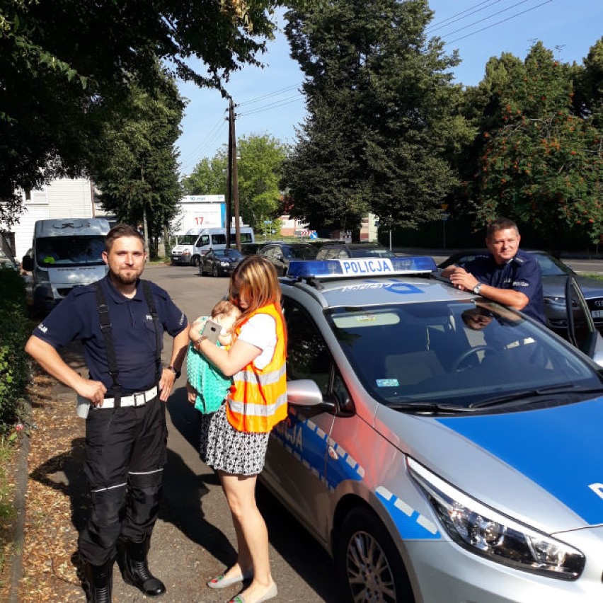 Lublinieccy policjanci pomogli rodzinie, która miała problemy na autostradzie A1. Teraz funkcjonariusze otrzymali podziękowania