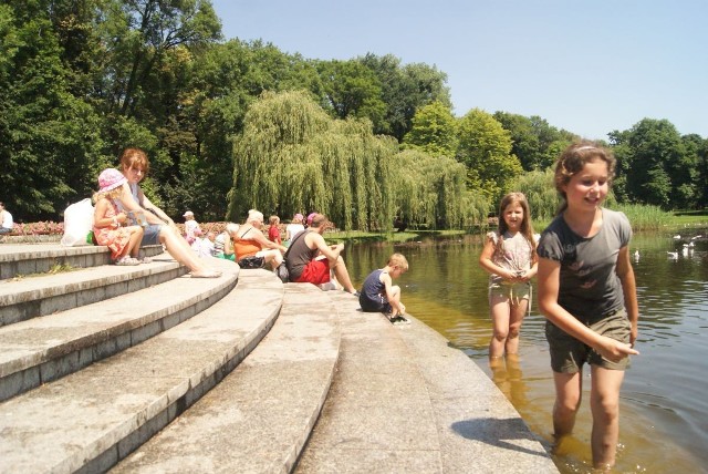 Park Roth w Raciborzu. Kąpiele w stawie