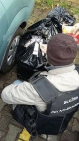 Przemyt papierosów na granicy. Policja i urzędnicy Skarbówki wyśledzili kontrabandę