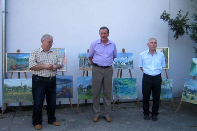 Od lewej Janusz Gawroński MGOK, burmistrz Miastka Roman Ramion, Jerzy Tandecki Classic Art Wrocław