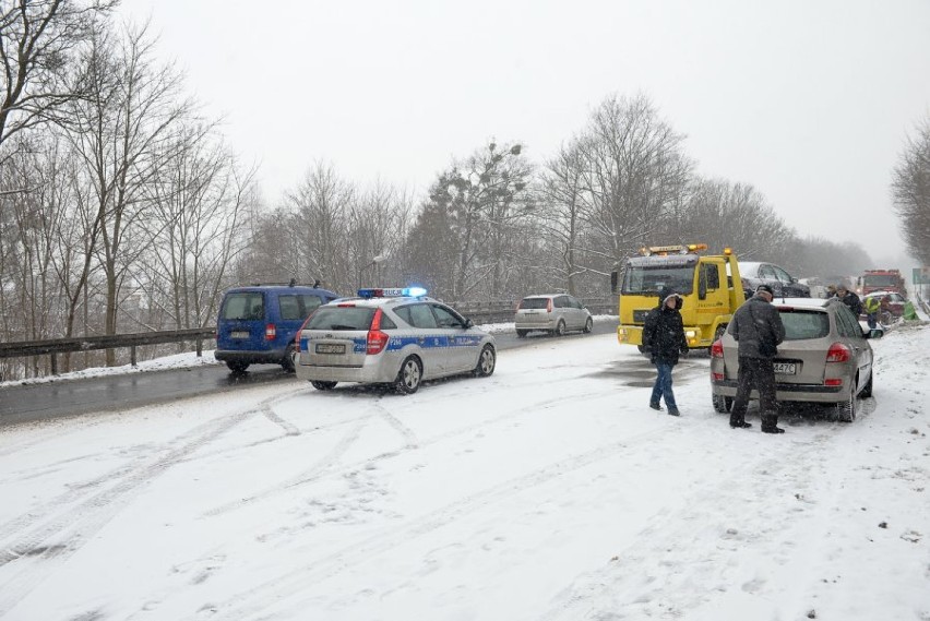 Wypadek na DK 88 w Gliwicach. Jedna osoba ranna [zdjęcia]