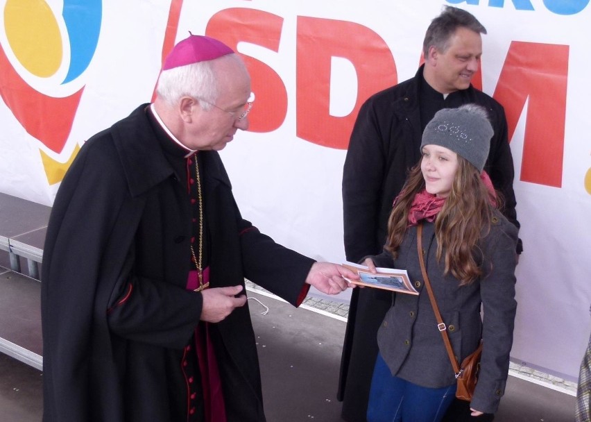 Biskup łowicki zaprasza na konkurs palm (Zdjęcia)