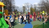 Park Miejski w Brzeszczach oblegany przez mieszkańców. Miejsce przyciąga, szczególnie dzieci i młodzież mnóstwem atrakcji. Zdjęcia