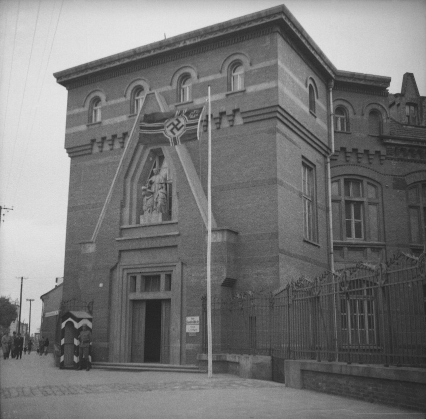 fotografia ulicy Jagiełły (ok. 1940). Na zdjęciu budynek...