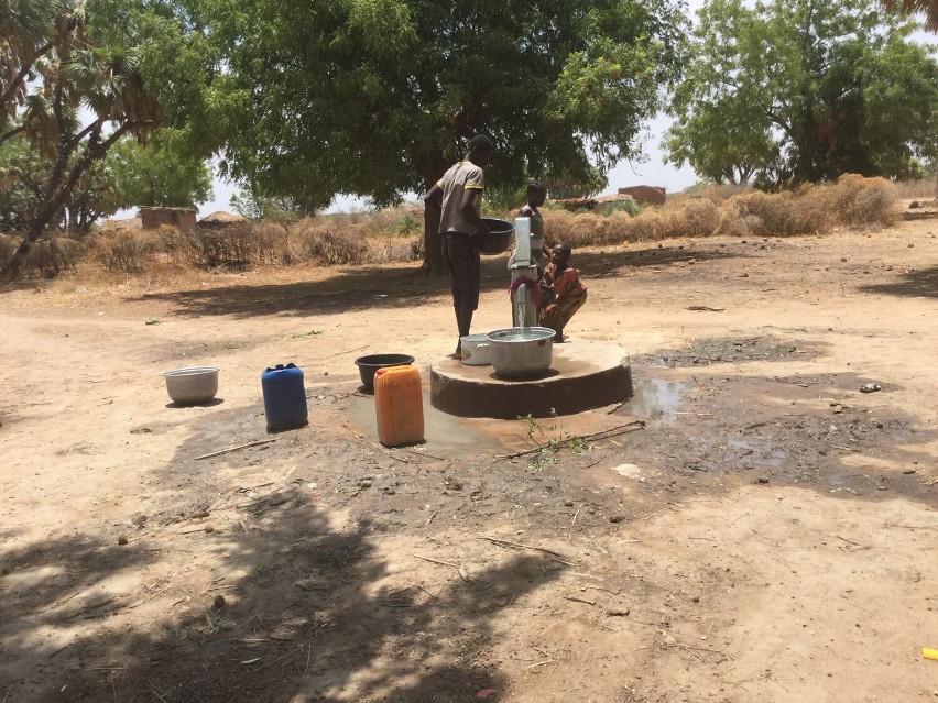 Uroczyste uruchomienie studni w Ngara w Czadzie.