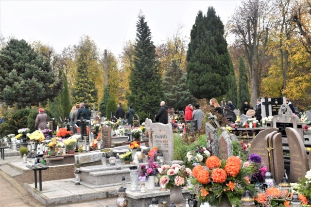 Gdzie powstanie nowa nekropolia w Prabutach? Spór wciąż trwa, a na jeszcze funkcjonującym cmentarzu komunalnym zostało już tylko 160 miejsc do pochówku.