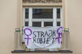 "Kolejka po wolność", czarny protest w Krakowie