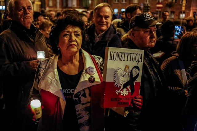 01.10.2017 Podobne protesty odbyły się w kilkunastu miastach Polski Na zdjęciu: Gdańsk - demonstracja przeciwko reformie sądownictwa