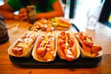 Dziś święto hot doga! Sprawdź jak zrobić idealnego hot doga. Jakich składników użyć?