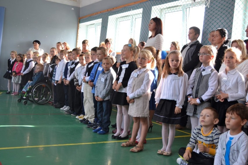 Uroczyste rozpoczęcie roku w Szkole Podstawowej nr 2 w Nowym Dworze Gdańskim