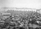 Rynek w Ostrowcu Świętokrzyskim. Zobacz jak wyglądał 100 lat temu [ZDJĘCIA]