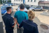 Ucieczka przez okno. Poszukiwany listem gończym mieszkaniec gminy Osieczna próbował zwiać przed policją