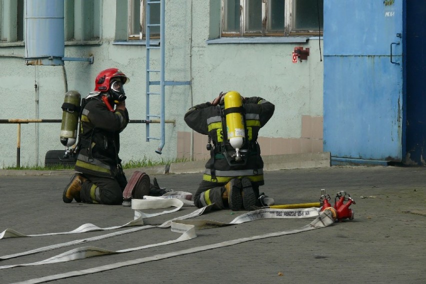 Pożar zakładu Stomil - ćwiczenia strażaków