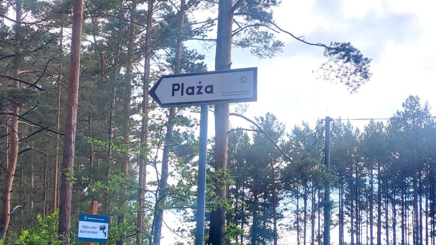 Jest to plaża gminna przy Jeziorze Krzystkowickim w...