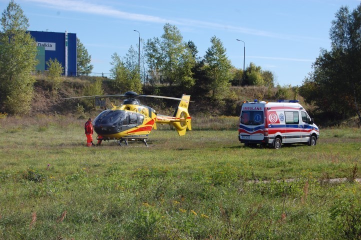 W Bytowie lądował śmigłowiec Lotniczego Pogotowia Ratunkowego. Dziewczynka potrzebowała pomocy