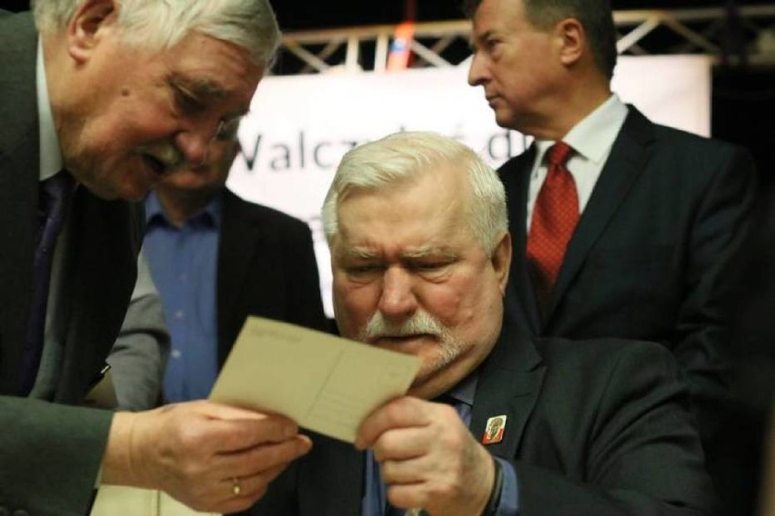 Lech Wałęsa pozostanie honorowym obywatelem Puław