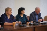 O udzielaniu i rozliczaniu dotacji dla placówek oświatowych na komisji w starostwie w Radomsku 