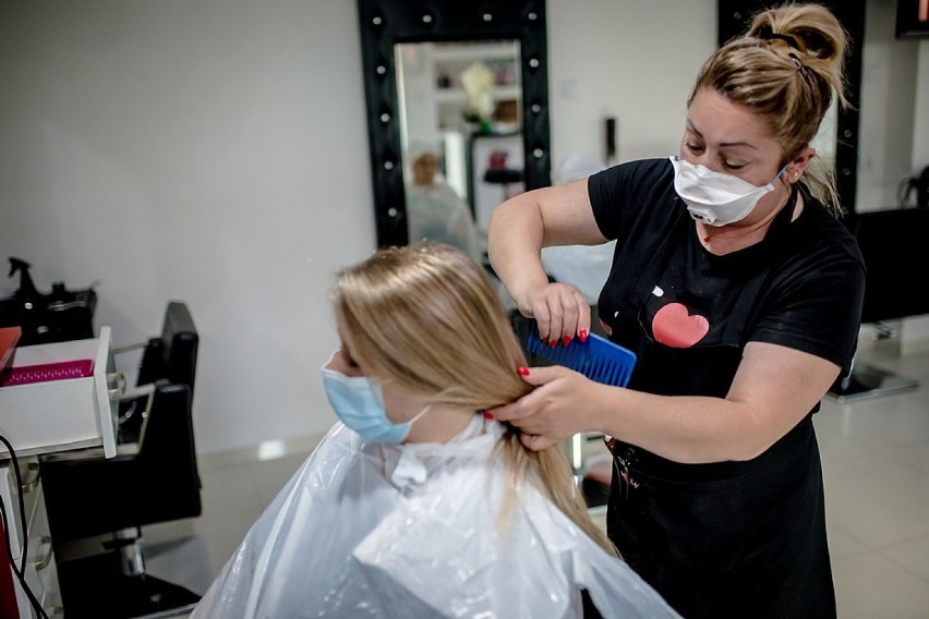 Wałbrzych: Od dziś salony fryzjerskie i kosmetyczne wracają do pracy(ZDJĘCIA)