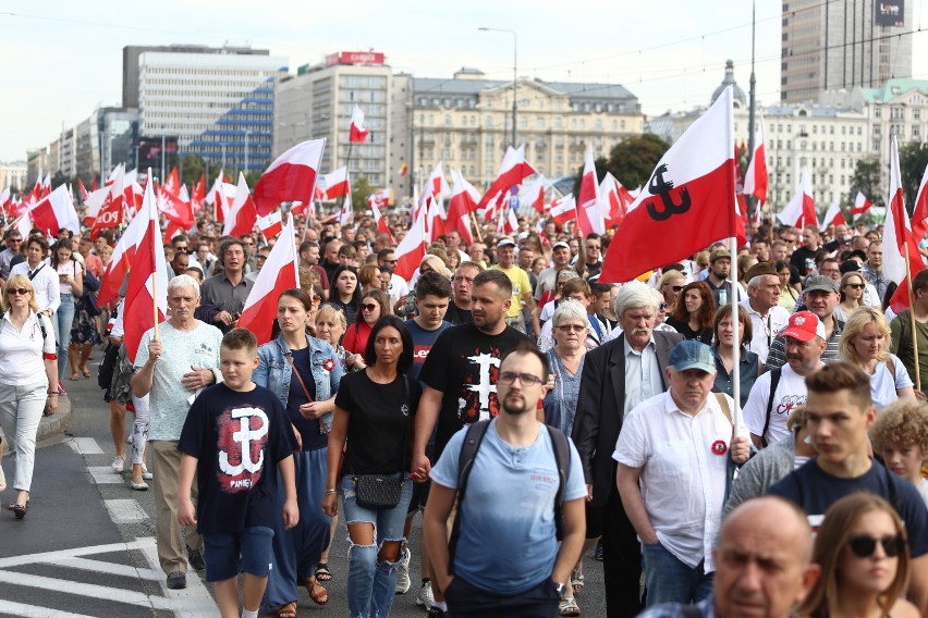 Marsz Powstania Warszawskiego 2019. Narodowcy przeszli...