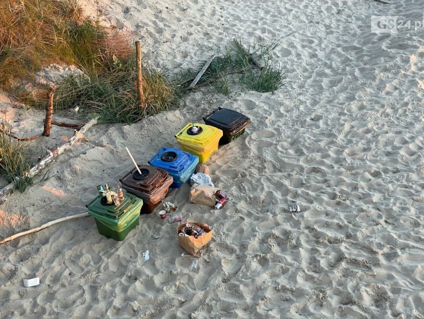 Zasypane wejścia na plażę w Międzyzdrojach 27.05.2021