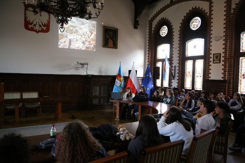 Uczniowie z kilku krajów goszczą w lęborskiej SP 1 w ramach projektu Erasmus