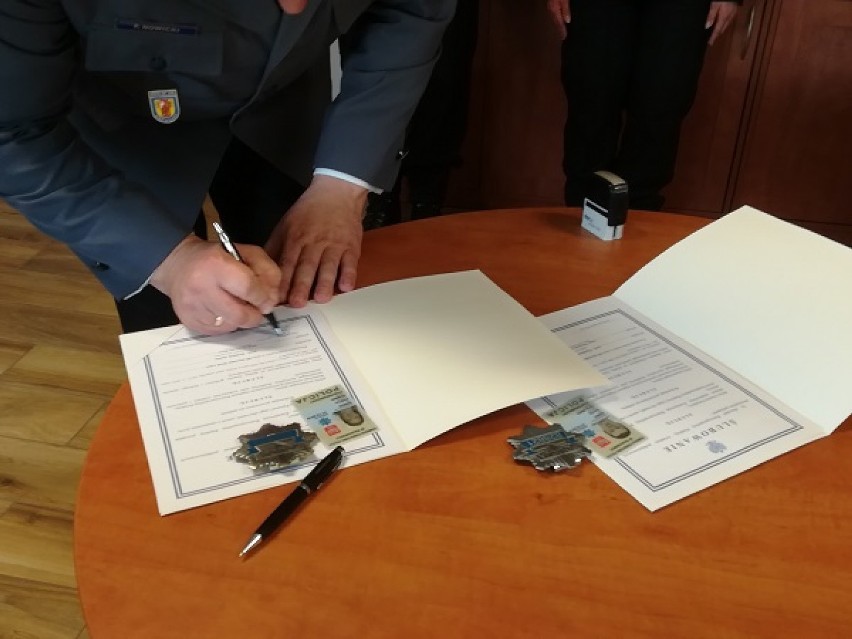Ślubowanie nowych policjantów w KPP w Radomsku