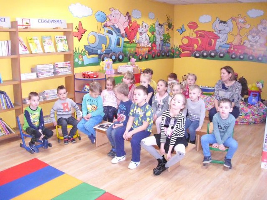 Dwa dni gier, zabaw i zagadek literackich. Przedszkolaki z Dobrzycy świętowały w miejscowej bibliotece Międzynarodowy Dzień Książki 