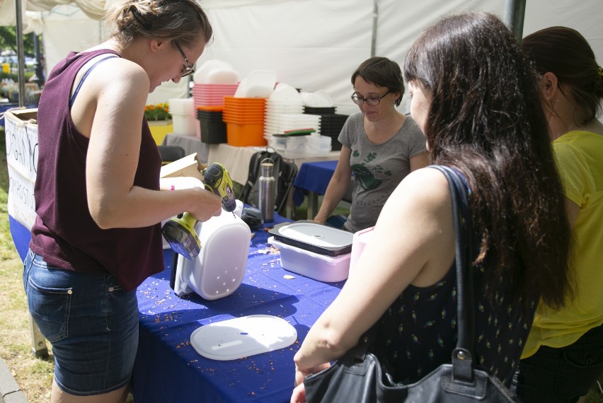 Ekopiknik 2019, Warszawa. Warsztaty tworzenia eko-kosmetyków, pokazy kulinarne zero waste i lekcje szycia na maszynie pod PKiN [ZDJĘCIA]